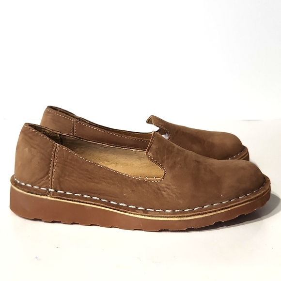 NEW!! L.L. Bean Classic Casual Leather Toasted Coconut Slip On Shoes Size 6 M(B) - Picture 3 of 10